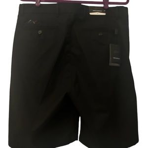 Greg Norman men’s shorts NWT size 36” .Black